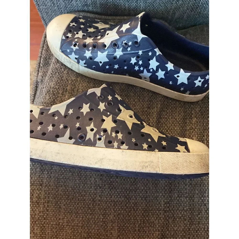 Native Jefferson shoes Kids size 3